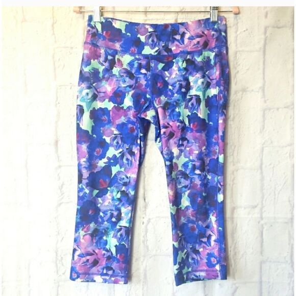 DANSKIN NOW Colorful Floral Capri Leggings Activewear Yoga Small - Picture 1 of 8